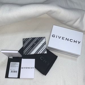 Givenchy Black/ White Card Holder 100% AUTHENTIC